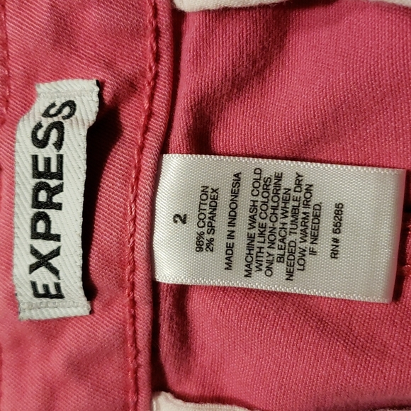 Express pink shorts - Picture 3 of 6